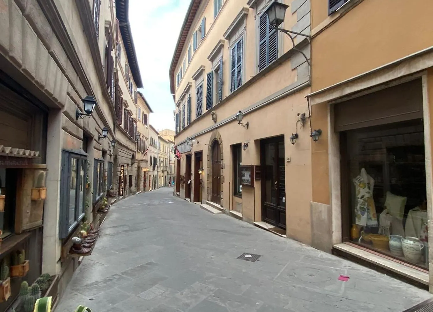Guest house Lastamperia19 Camere-Rooms Montepulciano Italy